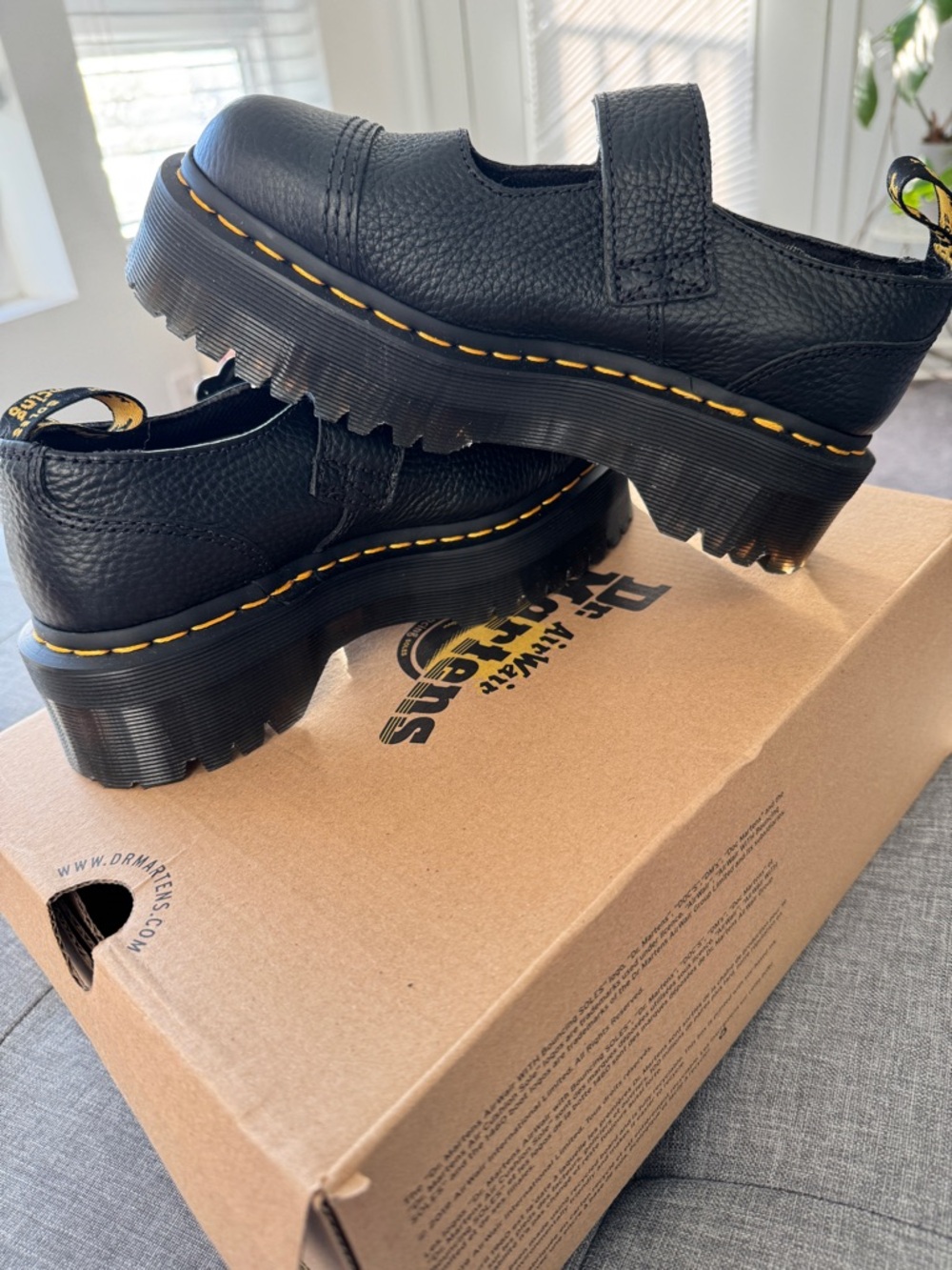 Dr. Martens Addina Platform Oxford - Women's Size 6 New in Box - Picture 4 of 8